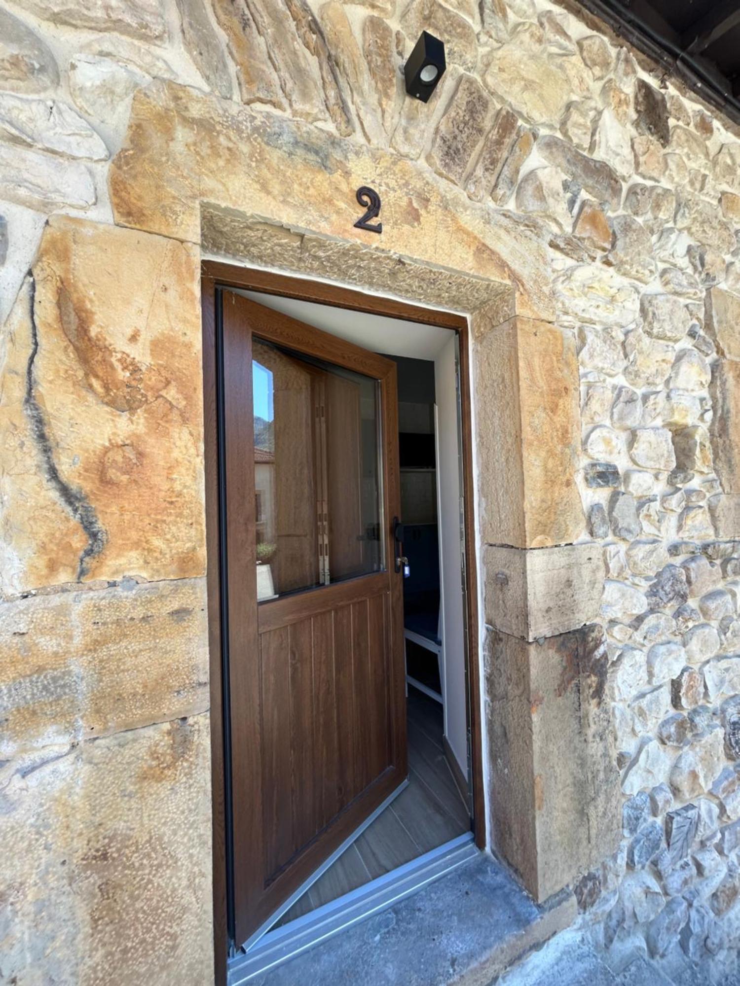 Apartamentos San Roque Arenas De Cabrales Luaran gambar